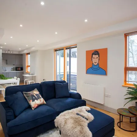 Higgihaus Cabot Mews #36 Fantastic Location *