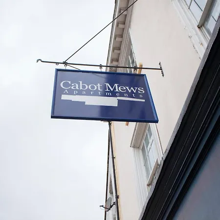 Higgihaus Cabot Mews #36 Fantastic Location * ブリストル