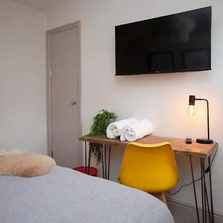 Апартаменти Higgihaus Cabot Mews #36 Fantastic Location