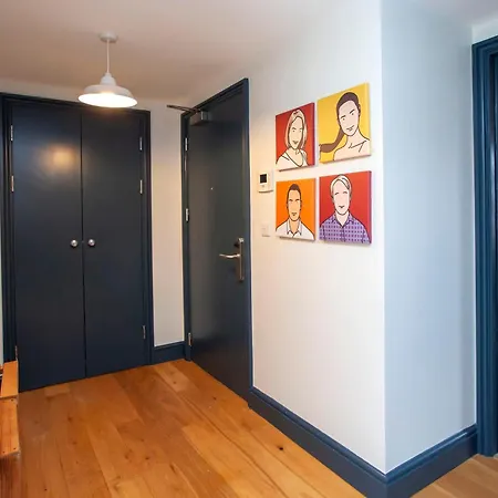 Апартаменти Higgihaus Cabot Mews #36 Fantastic Location