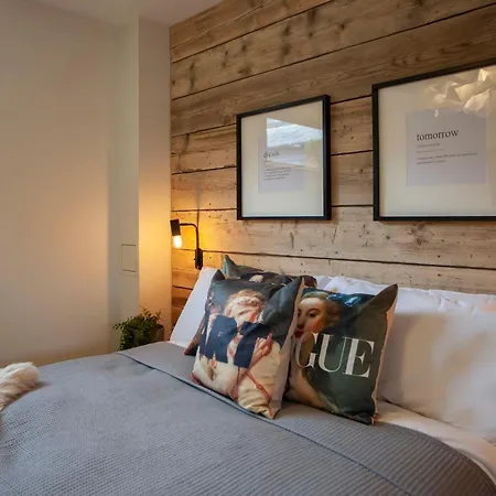 Higgihaus Cabot Mews #36 Fantastic Location Apartment